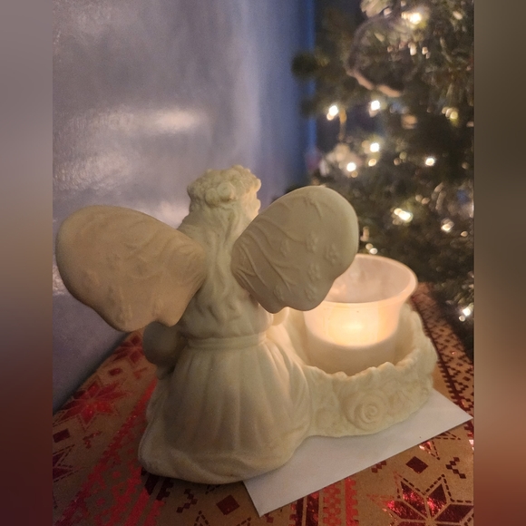 Partylite Ariana's Garden fairy Blowing Kisses P7135 with tealight candleholder - Picture 4 of 4